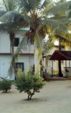 Mandrem Beach Resort (Pernem, India)
