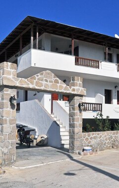 Hotel Anerousses (Adamas, Grecia)
