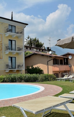 Hotelli Stella D'Oro - Hotel & Apartments (Tremosine, Italia)