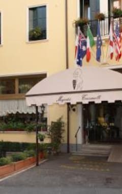 Hotelli Majestic Toscanelli Centro Storico (Padua, Italia)