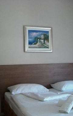 Hotel Apartments Johnny (Podstrana, Kroatien)