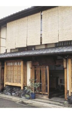Ryokan Izuyasu Traditional Kyoto Inn Serving Kyoto Cuisine (Kioto, Japón)