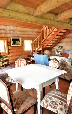 Casa/apartamento entero Wild Rose Cabin Glamping In The Larch Hills! 25 Min From Salmon Arm Bc (Enderby, Canadá)