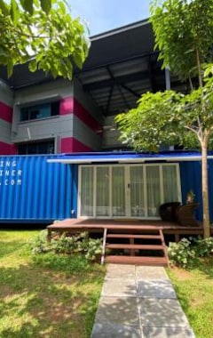 Shipping Container Hotel At One-North (Singapur, Singapur)