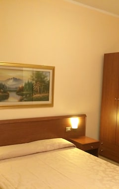 Hotel Paradiso (Milano, Italien)