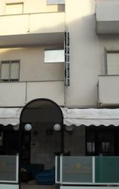 Hotelli Luciana (Rimini, Italia)