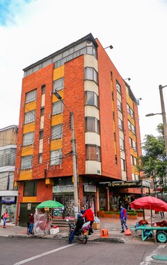 ApartaHotel Bogota Gran Marquez, apartaestudios y Habitaciones (Bogotá, Colombia)