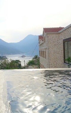 Hotelli Monte Bay Retreat Villa (Perast, Montenegro)