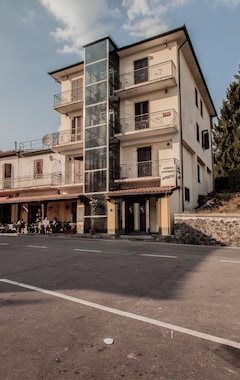 Hotelli Albergo Bertolini (Piazza al Serchio, Italia)