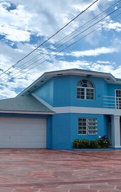 Koko talo/asunto The Blue Mansion Bahamas (Nassau, Bahamas)