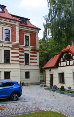 Hotel Charlotta (Jedlina-Zdrój, Polen)