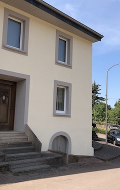 Koko talo/asunto Maat's Scheuer (Taben-Rodt, Saksa)