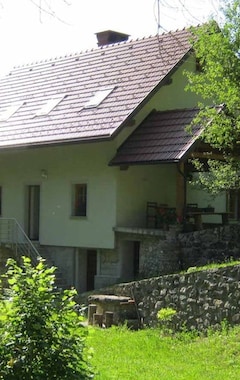 Koko talo/asunto Country House By Hotenjka With Three Rooms, For Up To Eight People (Cerkno, Slovenia)
