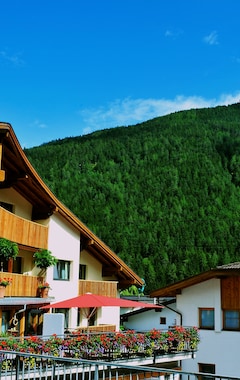 Adler Hotel-Pension (Fulpmes, Austria)