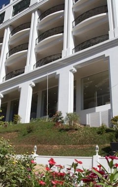 Hotel The Grand Kandyan (Kandy, Sri Lanka)