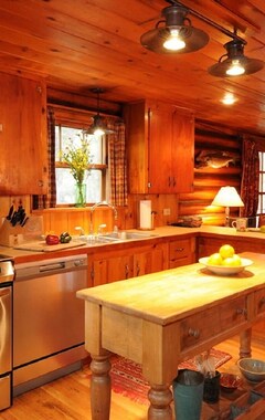 Entire House / Apartment Main House – Restored Historic Log Cabin, Known As The Ennis Homestead (Ennis, USA)