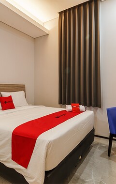 Hotel RedDoorz Plus near Senayan City (Jakarta, Indonesien)