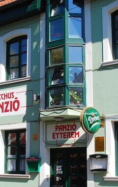 Bacchus Hotel Panzio (Eger, Hungría)