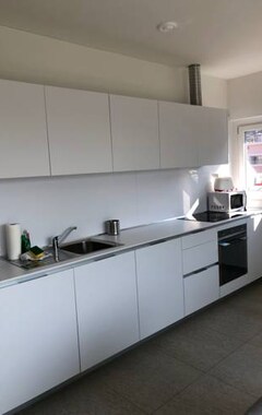 Koko talo/asunto Alla Roggia 10 Apartment (Lugano, Sveitsi)