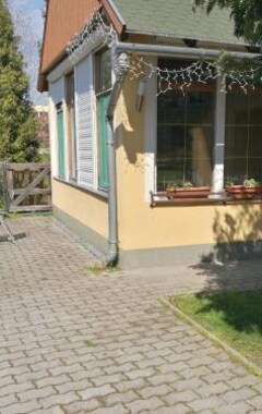 Koko talo/asunto Gergely Vendeghaz (Zirc, Unkari)