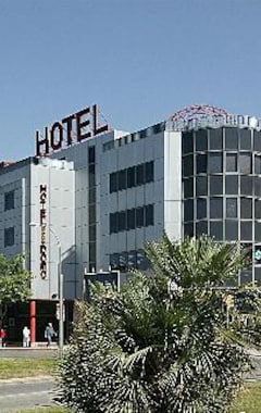 Hotel Sercotel Domo (Villafranca del Panadés, España)