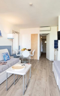 Serviced apartment Résidence Pierre & Vacances Premium Port Prestige (Antibes, France)
