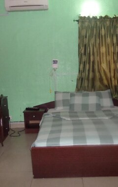 Hotel November 5 (Ikeja, Nigeria)