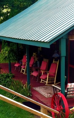 Koko talo/asunto Cedar Cabin Bycreek, Patio-Deck, King Bed, Hot Tub, Fire Pit (Glenville, Amerikan Yhdysvallat)