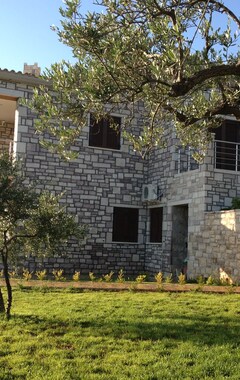 Hele huset/lejligheden Kyparissia Diamond Stone Villas (Kalo Nero, Grækenland)