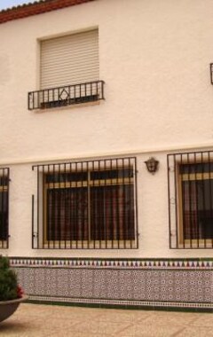 Hotel Complejo Paneque (Villanueva del Trabuco, España)