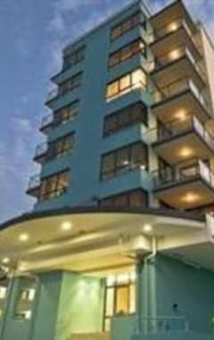 Hotelli Aqualine Apartments on The Broadwater (Southport, Australia)