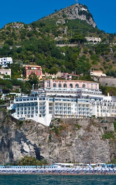 Hotelli Hotel Lloyd's Baia (Vietri Sul Mare, Italia)