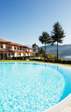 Koko talo/asunto Lake View Garden Home Sleeps 6 Guests With Use Of Pool, Sauna & Jacuzzi (Tremezzina, Italia)