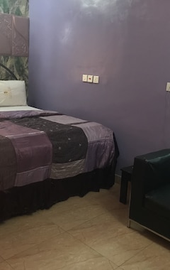 Hotel Purple Crown (Ikeja, Nigeria)