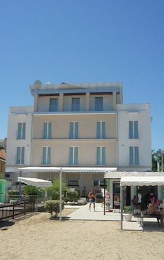 Hotelli Albergo Aquila (Rimini, Italia)