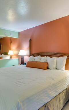 Pierview Hotel & Suites (Fort Myers Beach, USA)