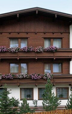 Hotel Fruhstuckspension Christina (Hintertux, Austria)