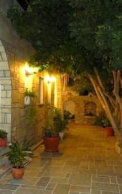 Hotel Minoa (Naoussa, Grecia)