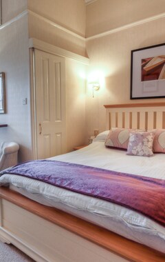 Bed & Breakfast Brooklands Lodge (Sale, Storbritannien)