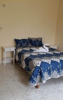 Hele huset/lejligheden Arms Of Charms Guesthouse (Sandy Bay, Jamaica)