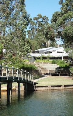 Hotel Evedon Lakeside Retreat (Bunbury, Australia)