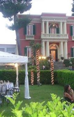 Hotelli Villa dei Pini (Monopoli, Italia)