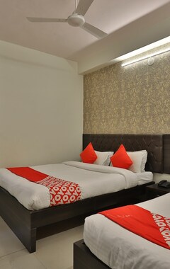 Hotel OYO 28344 Siddhi Vinayak Rooms (Surat, India)
