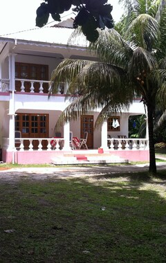 Hotelli Praslin Holiday Home (Praslin, Seychellit)