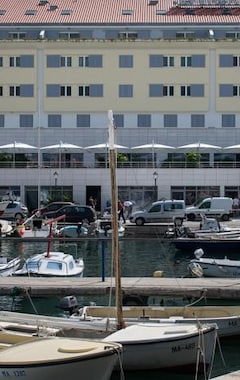 Huoneistohotelli Aparthotel Miramare (Makarska, Kroatia)