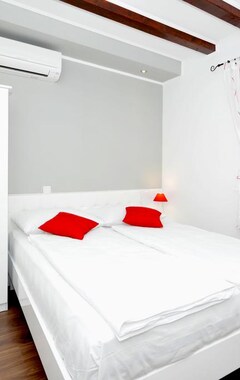 Bed & Breakfast Palace Central Square (Trogir, Croacia)