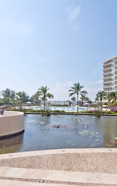 Hotel Beachfront Condo Delcanto Resort (Nuevo Vallarta, Mexico)