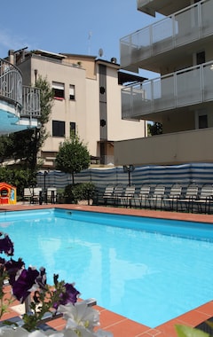 Hotelli Universo (Rimini, Italia)