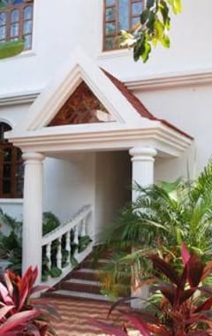 Hotel D'souza's Holiday Homes (Sinquerim, India)