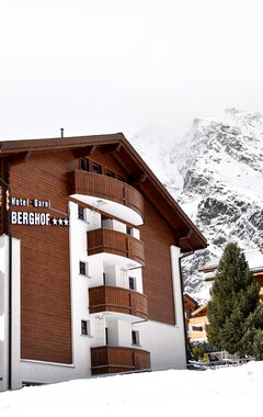 Hotel Berghof- The Dom Collection (Saas Fee, Suiza)